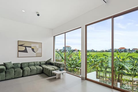 View (from property/room), Living room, Garden view