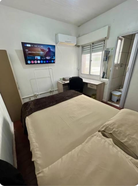 TV and multimedia, Photo of the whole room, Bedroom, air conditioner