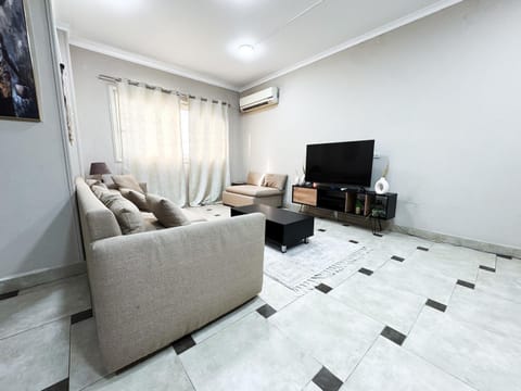 TV and multimedia, Living room, Seating area, air conditioner