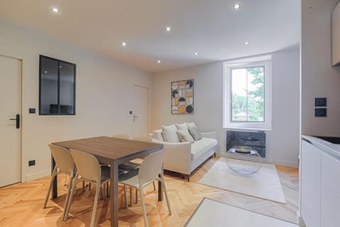 Superbe appartement, deux chambres, St-Didier Apartment in Lyon