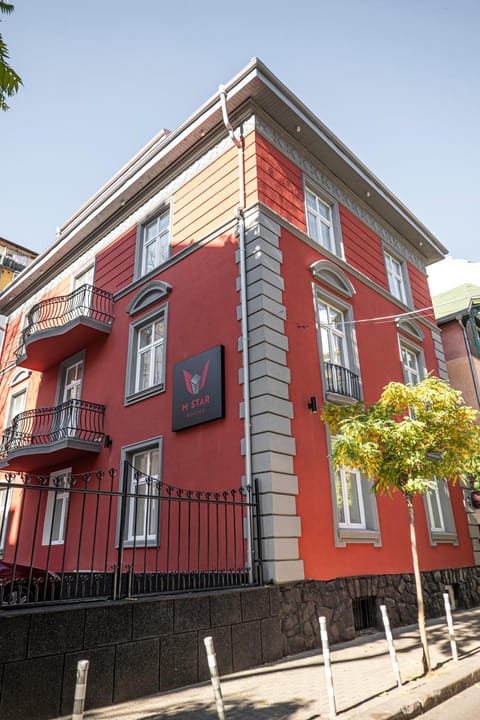 Property building, Day