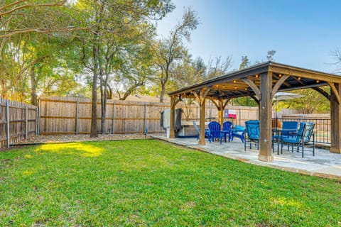 WFH-Friendly Austin Getaway with Backyard Oasis! House in Austin
