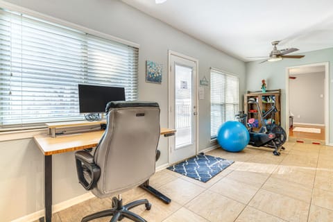 WFH-Friendly Austin Getaway with Backyard Oasis! House in Austin