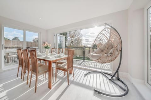 Balcony/Terrace, Seating area, Dining area