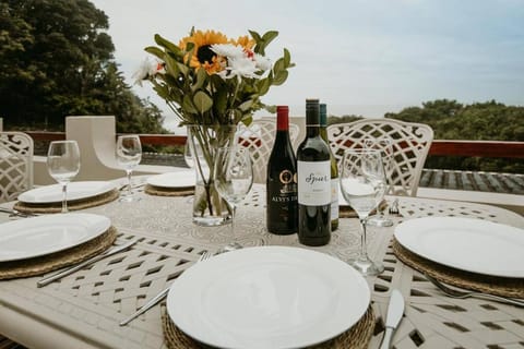 Balcony/Terrace, Food and drinks, Dining area