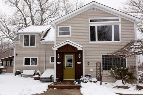 Property building, Day, Winter