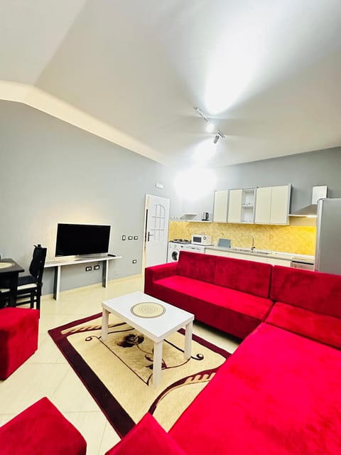 Communal lounge/ TV room, TV and multimedia, Kitchen or kitchenette, Living room, Seating area, Dining area
