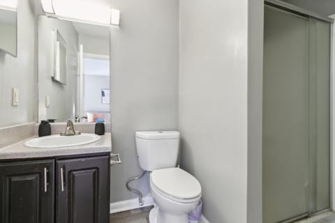 400 winchester 605 l 2 Bed 2 Bath Newly Furnished Apartment in Vinings