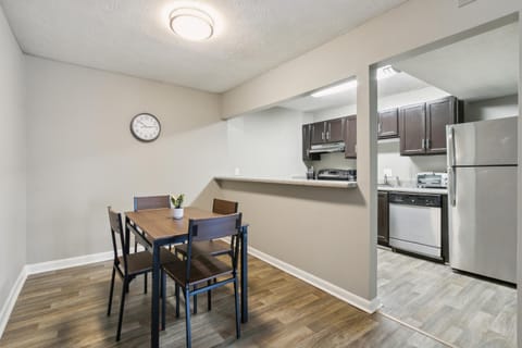 400 winchester 605 l 2 Bed 2 Bath Newly Furnished Apartment in Vinings