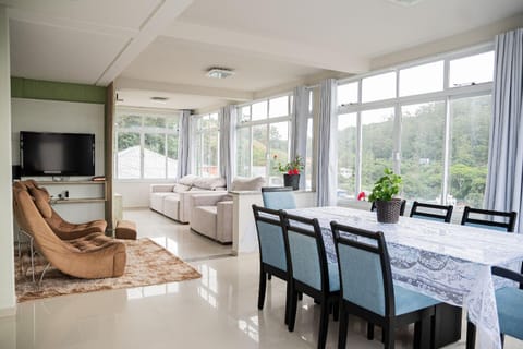 Living room, Garden view