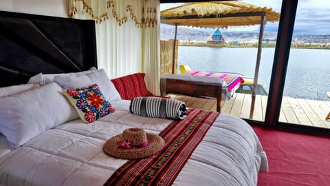 Bed, Natural landscape, View (from property/room), Balcony/Terrace, Bedroom, Lake view