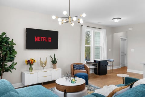 Modern Luxury in Del Ray 10 min to DC & Old Town House in Alexandria