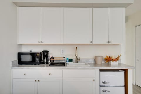 Beachfront Gem with Community Pool in Daytona! Apartment in Daytona Beach Shores