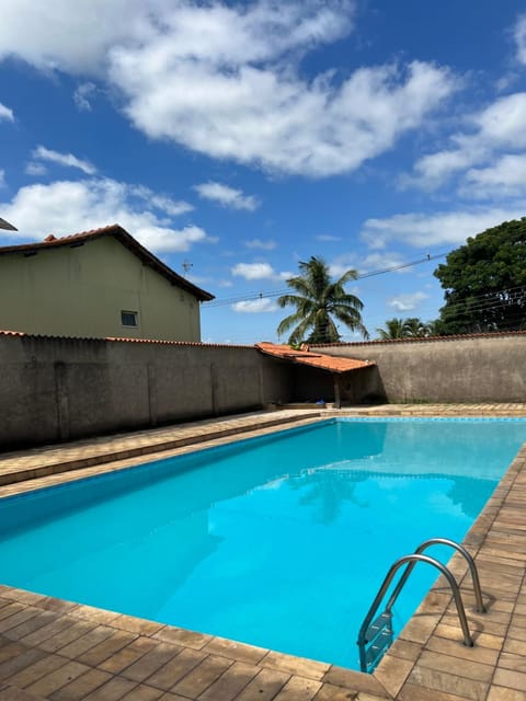 Casa com piscina enorme House in Itatiaia