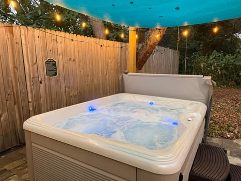 Patio, Hot Tub