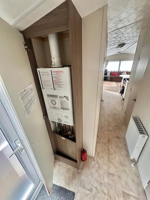 Delta, Bromley 4-Bedroom Located in Uddingston, Glasgow at Maryville Caravan Site Apartment in Glasgow