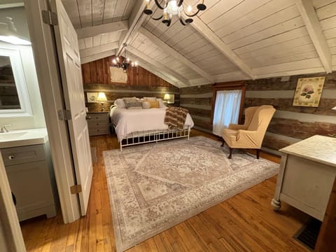 The Hilltop Cabin Cabin in Indiana