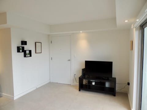 Facade/entrance, TV and multimedia