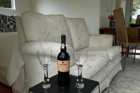 Romantic Country Cottage - 1 Bedroom open plan Apartment in Waikato