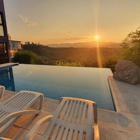 Solarium, Swimming pool