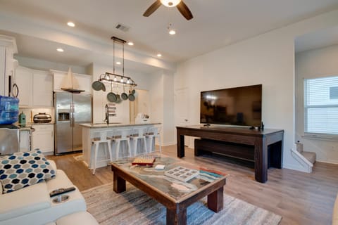 2 Mi to Lake Conroe Access Home with Pool Table! House in Lake Conroe