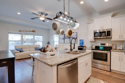 2 Mi to Lake Conroe Access Home with Pool Table! House in Lake Conroe