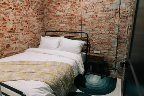 2 Bedroom Ste 2 Queen Beds at The St Clair House in Frankfort