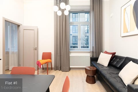 Living room, Seating area, internet