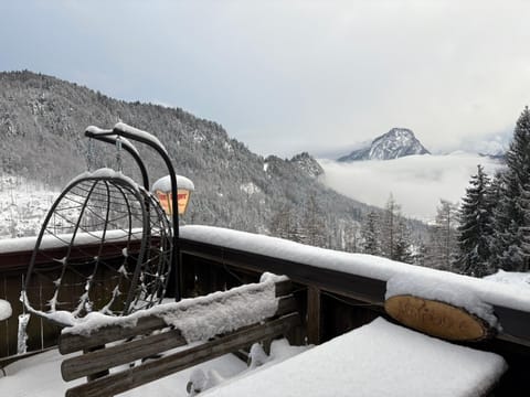 Nearby landmark, Day, Natural landscape, Winter, Mountain view