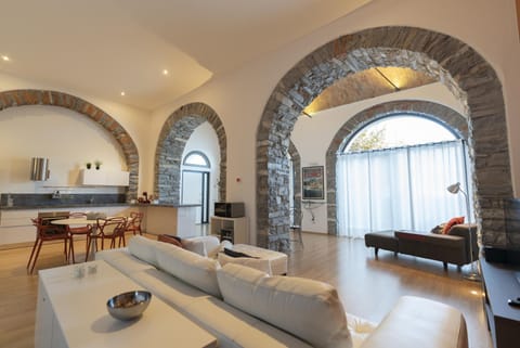 Kitchen or kitchenette, Living room, Dining area
