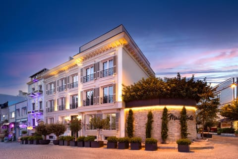 Property building, Night
