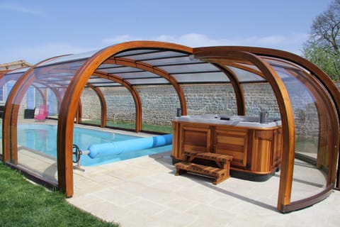 Day, Natural landscape, Hot Tub, Spa and wellness centre/facilities, Pool view, Swimming pool, Swimming pool, sunbed