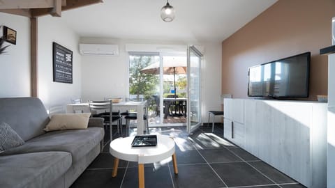 Communal lounge/ TV room, Living room