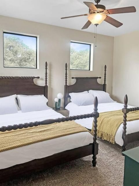 Stunning Spanish-Style Retreat with Pool Sleeps 28 House in Cedar Park