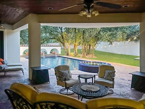 Stunning Spanish-Style Retreat with Pool Sleeps 28 House in Cedar Park