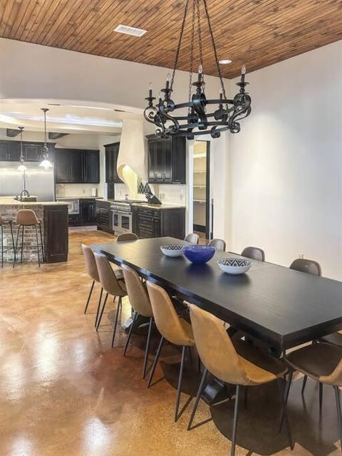 Stunning Spanish-Style Retreat with Pool Sleeps 28 House in Cedar Park