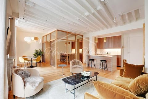 Kitchen or kitchenette, Living room, Seating area, Dining area