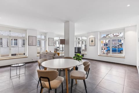 TV and multimedia, Living room, Dining area, furniture