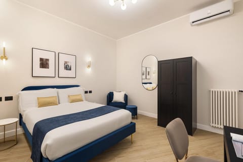Bed, Photo of the whole room, Bedroom, air conditioner