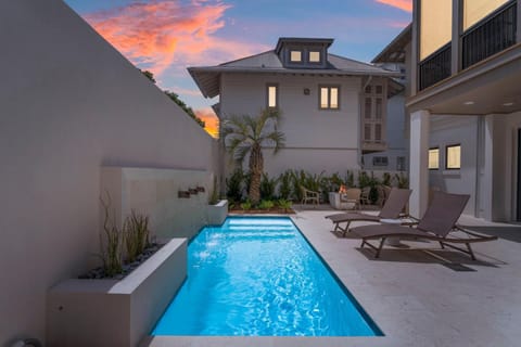 Chloe's Cottage and Carriage House House in Rosemary Beach