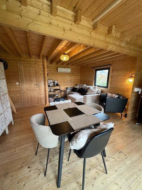 L'Ecrin des Sentiers House in Wallonia, Belgium