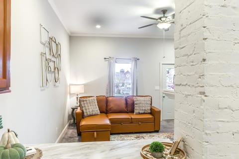 3 Mi to Dtwn Covington Getaway with Backyard House in Covington