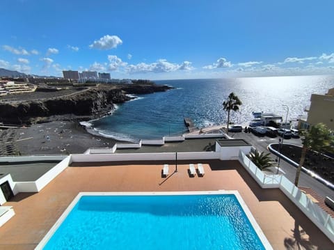 Nearby landmark, Day, Balcony/Terrace, Beach, Pool view, Sea view, Swimming pool, sunbed