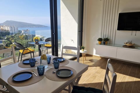Natural landscape, TV and multimedia, View (from property/room), Balcony/Terrace, Living room, Seating area, Dining area, Sea view