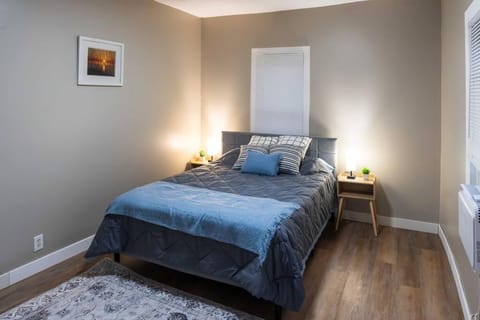 Family-Owned 3 Bedroom with all Amenities including Coffee Machine, Parking, Fast WiFi House in Hillsdale