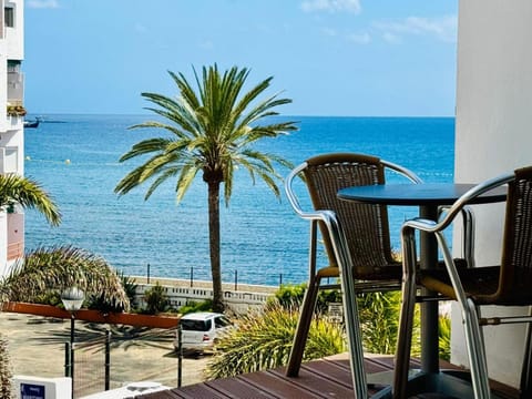 Property building, Day, Natural landscape, View (from property/room), Balcony/Terrace, Beach, Sea view