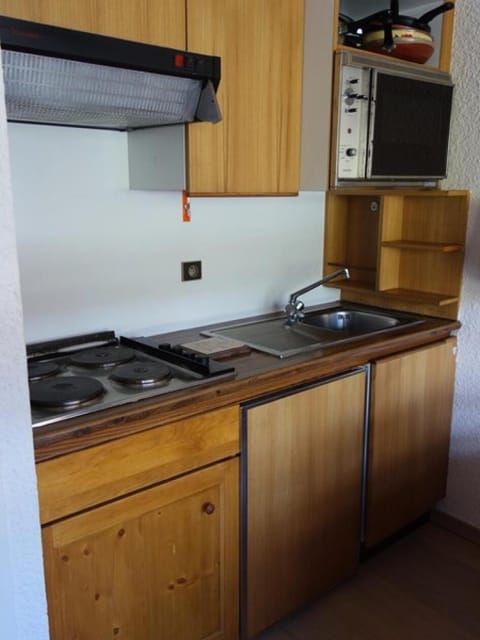 oven, kitchen
