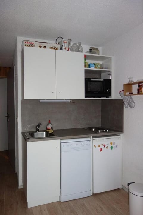 Bathroom, oven, kitchen