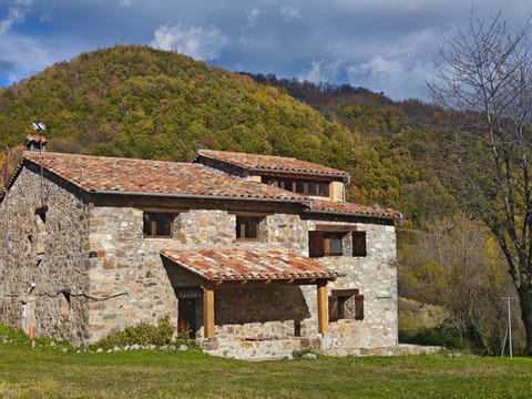Property building, Natural landscape, Mountain view
