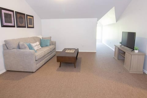 Cozy Retreat Near Ft Wood! Apartment in Ozark Mountains